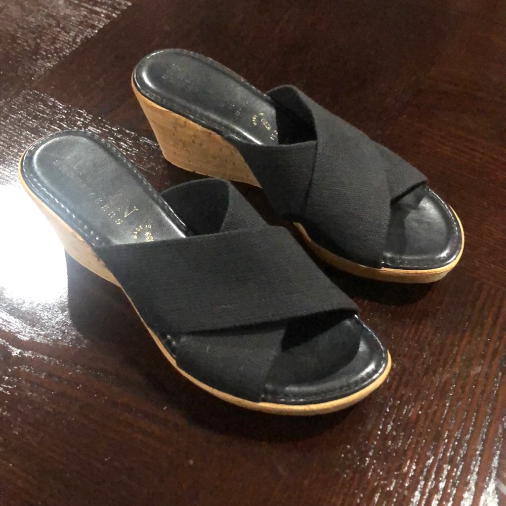 Italian Shoemakers Made in Italy Stetchy Black & Cork Wedges